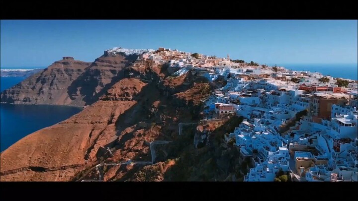 Santorini: The "Jewel of the Aegean Sea" 圣托里尼岛：“爱琴海的明珠”