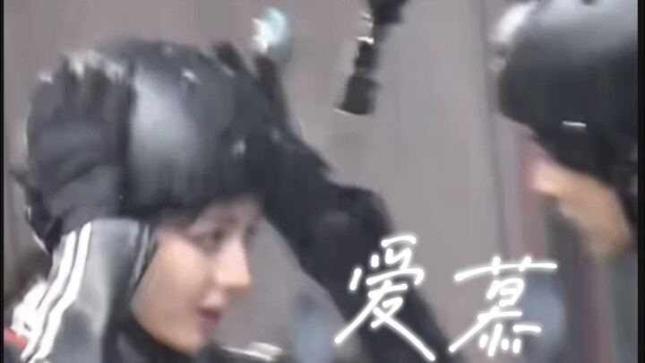 【Dilraba x Zhou Keyu】 Novel plot brought to life — the considerate director is already handing out t