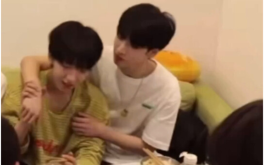 【Xianglin】Yan Haoxiang doesn’t like eating; he only likes hugging He Junlin.