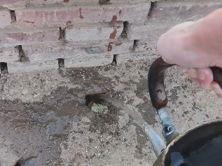 Orang-orang gelombang pertama yang pulang kampung untuk merayakan Tahun Baru Imlek, menjalani pengal