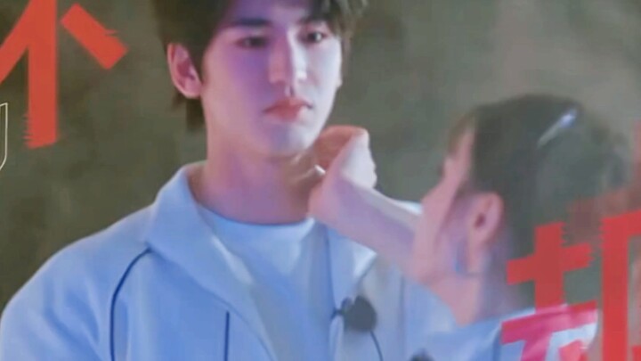 ฟินสุดขีด! ความใกล้ชิดแบบนี้ทำให้ใจเต้นแรงยิ่งกว่าจูบซะอีก【เฟิงเฮ่อรื่อลี่】