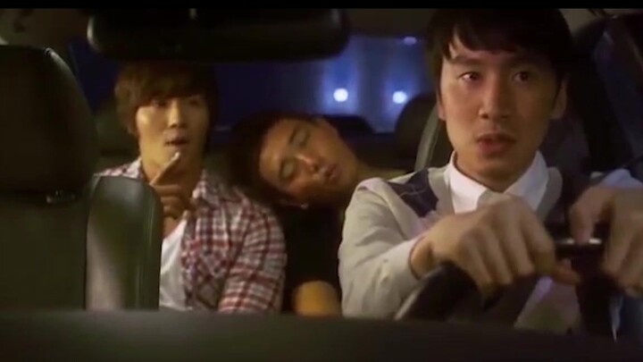 สมาชิก RM ปรากฏตัวเพื่อแสดงความจงรักภักดี เราทุกคนต่างเป็นนักแสดงในขณะนี้