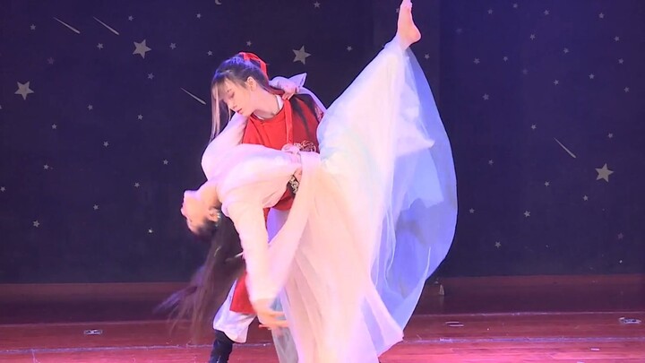 สองคนนี้ตัวเล็กเกินไปแล้ว! แต่เต้นได้ดีมาก! หลี่จื่อ และ ต้วนอี้เสวียน "การแสดงร่วมวันไหว้พระจันทร์"