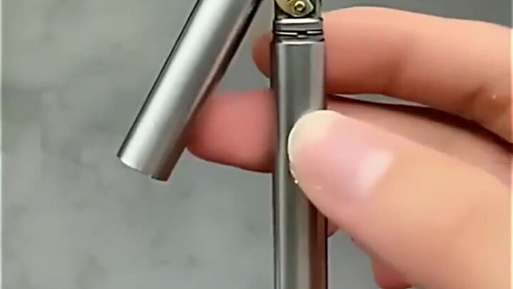 This lighter has a nice design.