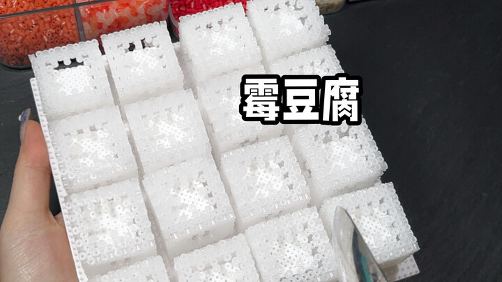 Chỉ cần nghiện mạng ít thôi là đã không hiểu nổi họ đang làm gì rồi hahaha.