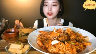 Mì cơm trộn hải sản mực, cá thiên thần và đồ ăn kèm 3 #amthuc