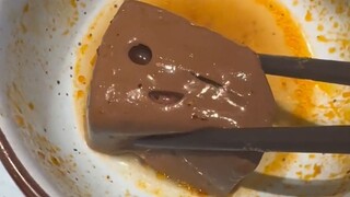 ดูสิ มันขยิบตาให้ฉัน~ ลืมไปเถอะ คุณจะต้องพบว่ามันน่าเบื่อ