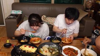 mukbang cơm chiên trứng và canh chả cá #food