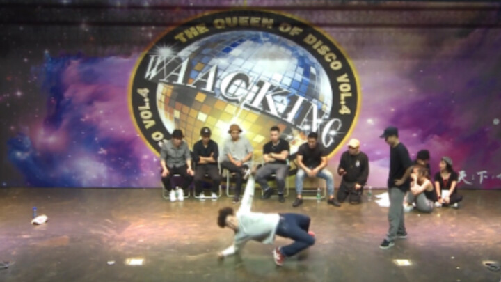 Zando memenangkan kompetisi freestyle di Shenzhen.