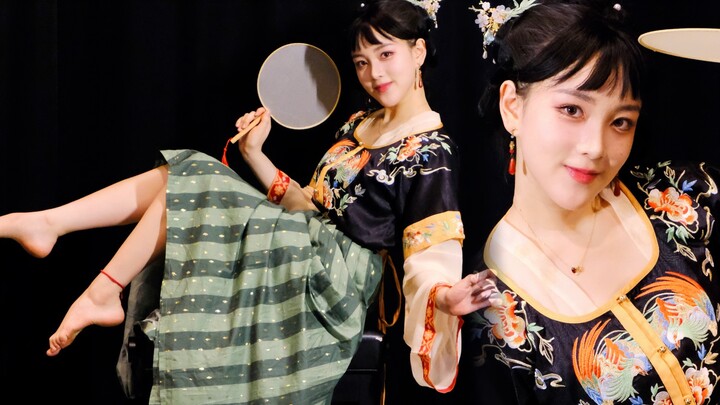 “Quý khách ơi~ hôm nay đã hẹn đến quán rượu nhà ta ngồi chơi mà?”