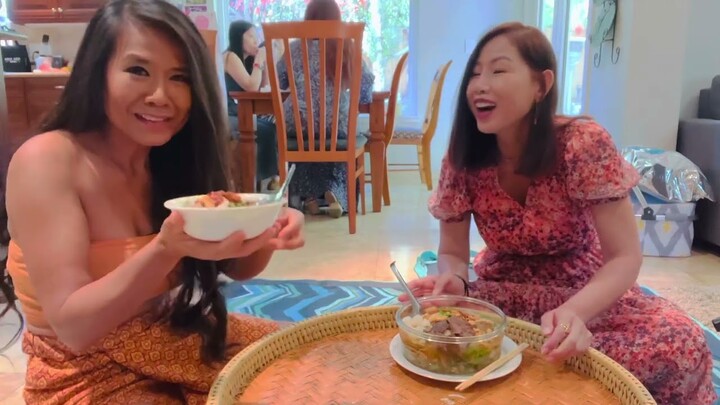 ชีวิตในอเมริกา ก๋วยเตี๋ยวสูตรเด็ด สุดเวี่ยงกับเพื่อนๆ ฉลองครบรอบ 45 .......