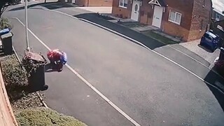 Ah, jangan mendekat!