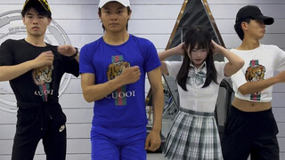โอ้ไม่นะ เธอทำให้ตัวเองอับอาย