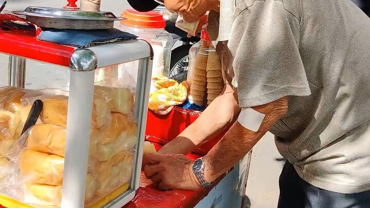 ông ngoại bán cà rem..