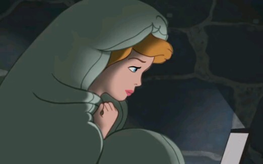 عندما انتهت سندريلا من مشاهدة الإثارة