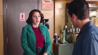 Pakaian retro bergaya buku teks Mrs. Maisel yang mengagumkan telah hadir di sini
