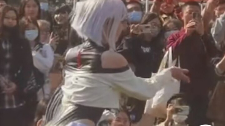 【التسجيل في النادي】عمل محموم من قبل لوسي