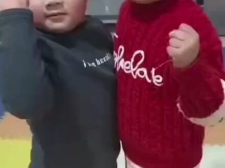 عندما لا تجيد في ألعاب القتال سوى حركة واحدة فقط