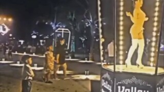 تبدو وحيدًا. يمكنني إصلاح ذلك.