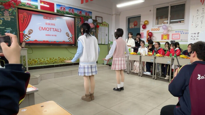 I did the Mottai dance in class on New Year's Day.