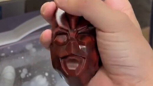 Repaint and repair the flash sword prop