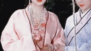 ในละครเรื่องก่อนๆ Miss Mai Huan สามารถเห็นได้อย่างรวดเร็วโดยไม่ต้องบรรยาย!