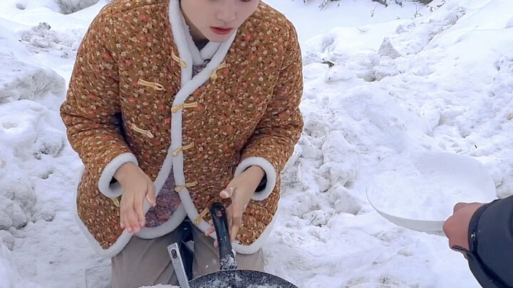 Cách chơi tuyết đúng chuẩn #Đời-thường-hài-hước #Tung-tăng-trên-băng-tuyết #Dùng-chiêu-đặc-biệt