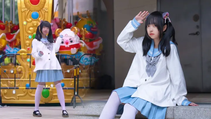 A girl dancing with "君の色に染めて"