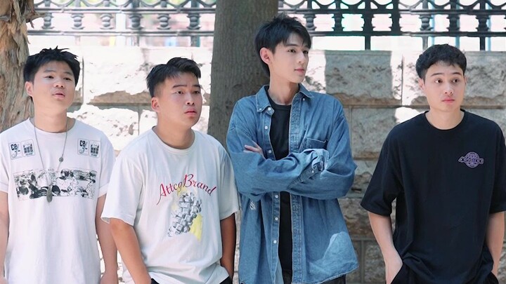 Trời ơi, sao mà muốn mưa quá, anh ước gì được ở ngay cạnh nhà em~