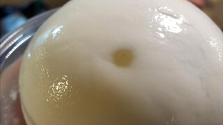 This is how you should eat coconut eggs!