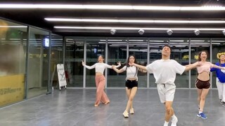 【Bai Xiaobai】ห้องฝึกซ้อมท่าเต้นต้นฉบับของตระกูล Qiduo ในเพลง "Spring Breeze Drunk"