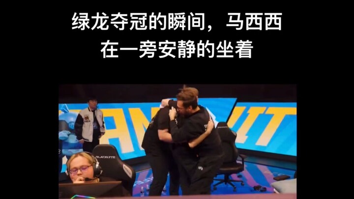 ماشيشي لا يتكلم، بل يكتفي بإرسال الشحنات بلا توقف.