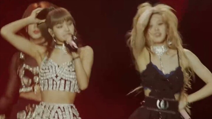Lisa’s stage presence is really amazing!!!