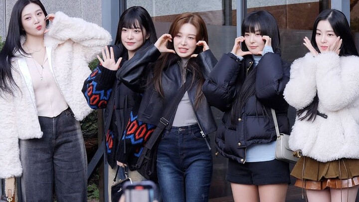Everyone dressed warmly for work! Red Velvet's "Chill Kill" on Music Bank, November 17th