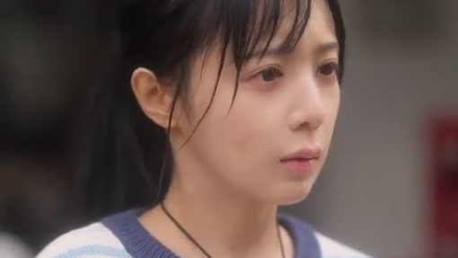 Gadis polos menaklukkan CEO mafia, hamil, dan diperlakukan bak harta karun.