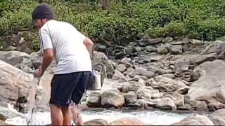 cast netting in Nepal | himalayan trout fishing with handmade cast net |