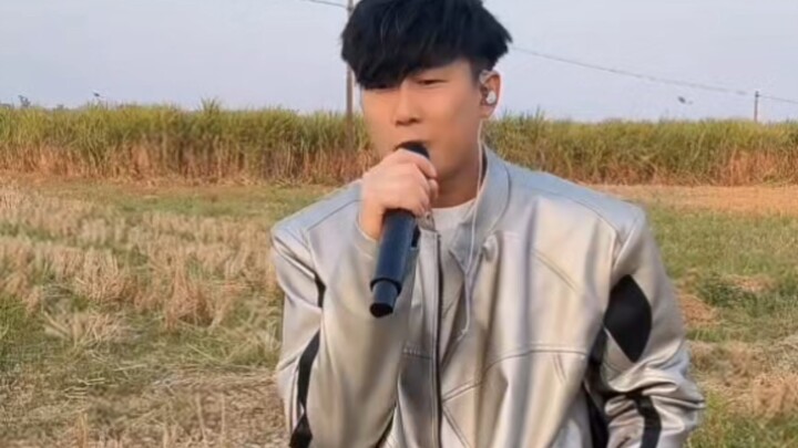Even if you’re a big star, you still have to go back to the village to grow sugarcane for the New Ye
