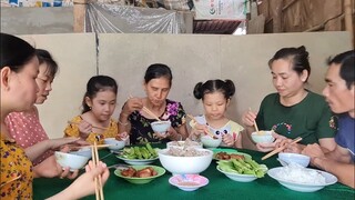 Món Quà Nhỏ Tặng Mẹ Cùng Với Bữa Cơm Ngon Bênh Gia Đình Ấm Áp| TKQ & Family T775
