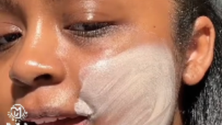 Kem dưỡng da đổi màu khi dùng, là thuế ngu hay "thuế ngu"!