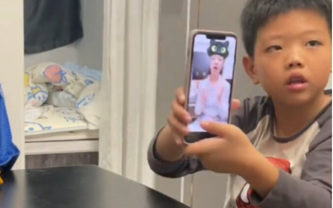 Anak: Terkadang saat berduaan dengan kakak, aku benar-benar merasa tak berdaya