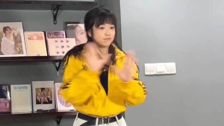(Includes tutorial) So energetic and full of vitality! God Of Music couple sings and dances!