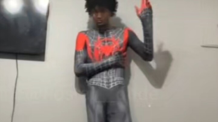 หนุ่มดึงเฟรมเผยขาพิสูจน์ตัวเอง