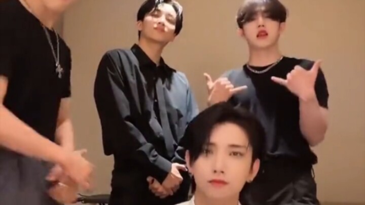 ฉันพนันได้เลยว่า คงไม่มีใครออกจากวิดีโอนี้โดยยังใส่ชุดกูฉาอยู่หรอก