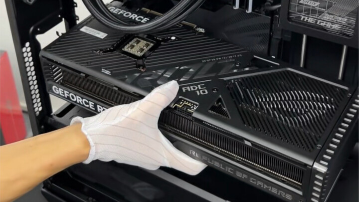 Para penambang, hari ini ada set PC ROG kelas atas banget, harganya bikin nganga empat kali! Kali in