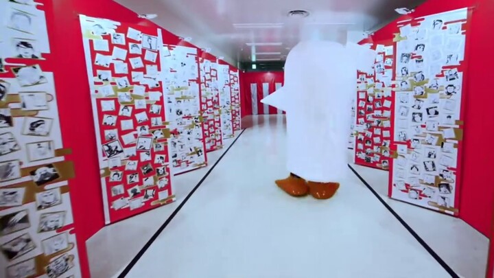 Elizabeth sneaks into the Gintama exhibition!! [Frantically canvassing for votes for Guigui]