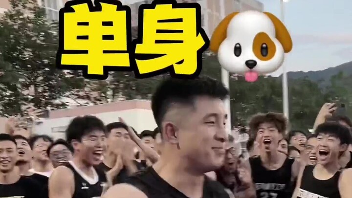 Sang Guru Guo benar‑benar punya kecerdasan bola sekaligus punya pacar yang cerdas juga!