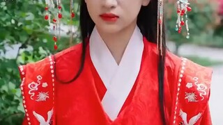 &{เต็มเรื่อง}ถูกบังคับให้แต่งงานกับเจ้าชายที่ป่วยไข้ เขาจึงกลายเป็นเทพสงครามที่ซ่อนเล้น