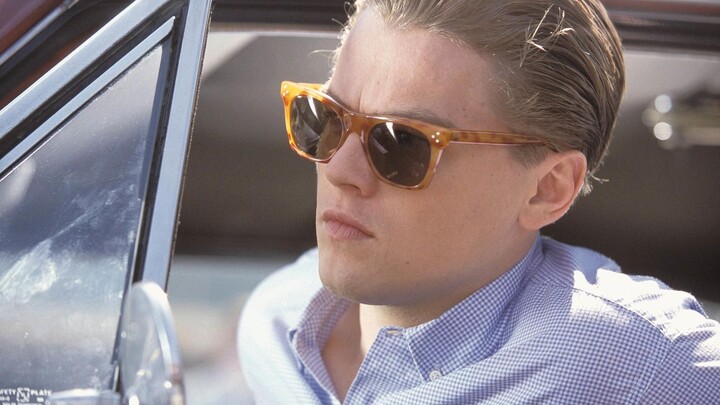 Bukan karena celahmu terlalu jelas, tapi karena semua ini aku yang ciptakan sendiri.