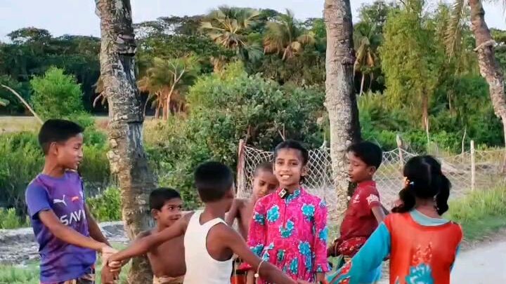 শৈশবের এই দিনগুলো খুব মনে পাড়ছে