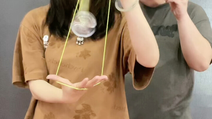 No way, no way! Let's secretly start a group buy... Shh!